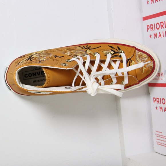 Converse Chuck 70 Olive Leather All Star High Tops - Picture 5 of 8